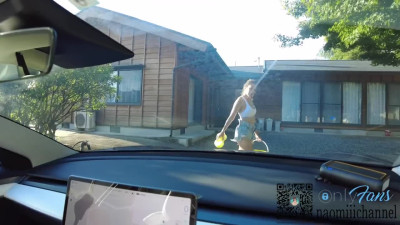 過激女体洗車サービスの巨尻美女に中出し。洗車をしてくれる痴女におちんぽも丁寧に洗浄！車体も乳も激揺れ立ちバックで種付けセックス！日本人カップル/素人/パイパン/スタイル抜群/巨乳/ハーフ美女/無修正